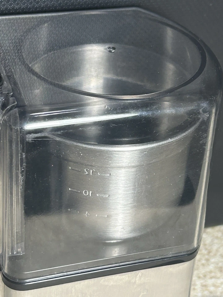 Molinillo de café central Cuisinart Grind capacidad 18 tazas Dcg-12bc Foto 4 de 4