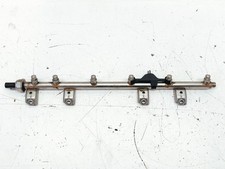 BMW 7 F01 F02 F03 F04 2011 Kraftstoffverteiler Einspritzleiste Verteilerrohr
