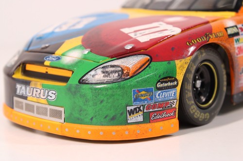 ELLIOTT SADLER 2004 ACTION #38 TEXAS WIN M&M'S FORD W/TIRE PIECE /240 MADE XRARE - Picture 4 of 21