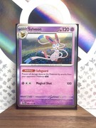 Pocket Scout - Sylveon 040/131 Sv: Prismatic Evolutions Holo