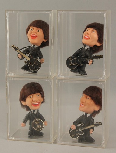 4 bambole vintage originali 1964 REMCO The Beatles, capelli e strumenti originali - Foto 13 di 13