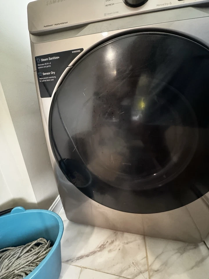 Lavadora/secadora inteligente Samsung carga frontal 5/7,5 pés cúbicos 27" preta conjunto correspondente arranhão - Imagem 3 de 4