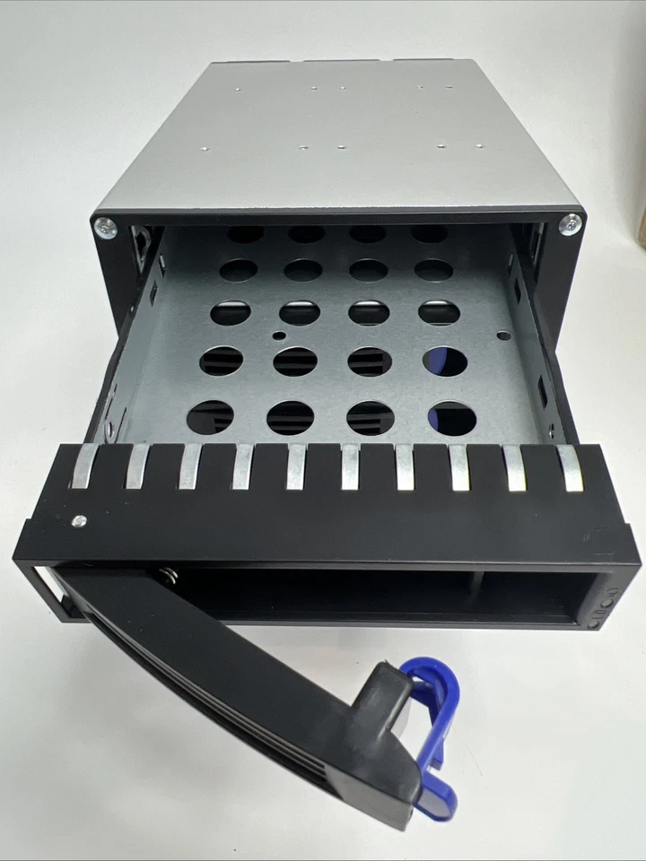 5 Bay Drive Bays Hard Disk Enclosure HDD Hot Swap Cage Mobile Rack 3 x 5.25" - Image 4 of 4