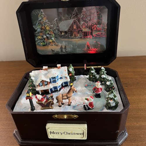 Weihnachtsspieluhr leuchtet spielt 4 Lieder Weihnachtsmann Schlittenhaus 5" Vintage Stil - Bild 23 von 24