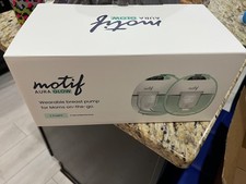 Motif Medical Aura Glow Wearable Breast Pump w/ Built-In Nightlight in Mint