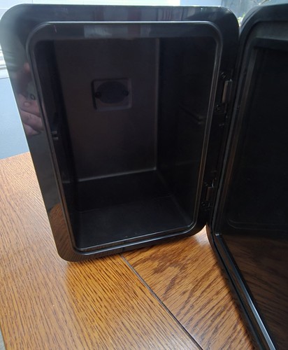 Activision Call Of Duty Warzone Gulag 6 Dosen Mini Kühlschrank Kühlbox getestet funktioniert - Bild 3 von 4