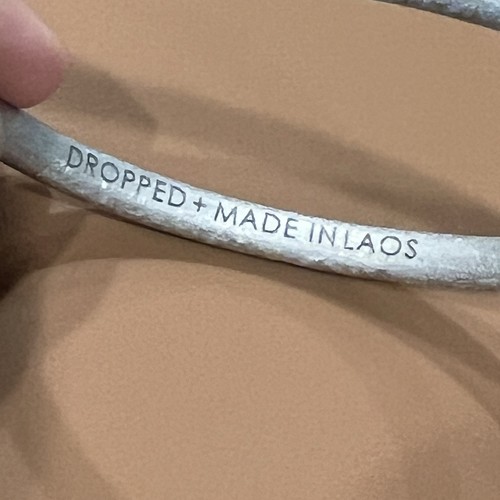 ARTÍCULO 22 BRAZALETE DE ALUMINIO BOMBA DE PAZ VIETNAM ORDENANZA RECUPERADA - Imagen 4 de 10