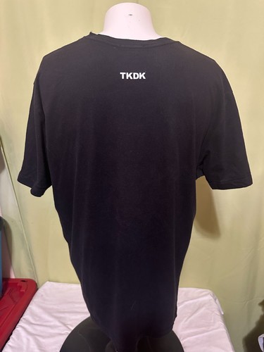 TKDK Tokidoki Herren T-Shirt schwarz Größe XL Official Skulls Crossbones Herz - Bild 3 von 3
