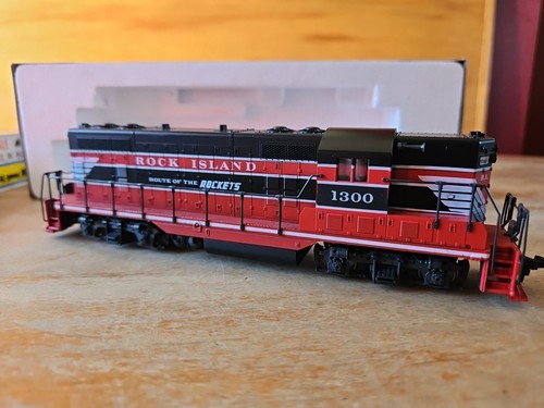 Atlas Scala HO 8221 Rock Island GP-7 Locomotiva Diesel Strada #1300 NUOVO IN SCATOLA - Foto 3 di 10