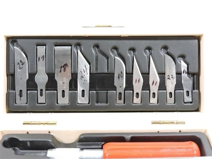 Vintage X-Acto Knife Set in Wooden Box – Blades, Handles & Guide Booklet - Image 4 of 4