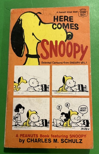 Charles M. Schulz HIER KOMMT SNOOPY Cartoons von Snoopy Taschenbuch Buch
