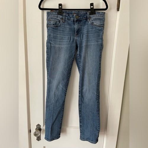 Kut from the Kloth Catherine Mid Rise Boyfriend Jeans Size 6 Light Wash
