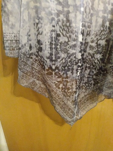 LIVE AND LET LIVE KLEINES SEIDENTUCH NEU MIT ETIKETT Einzelhandelspreis $50 - Bild 6 von 9