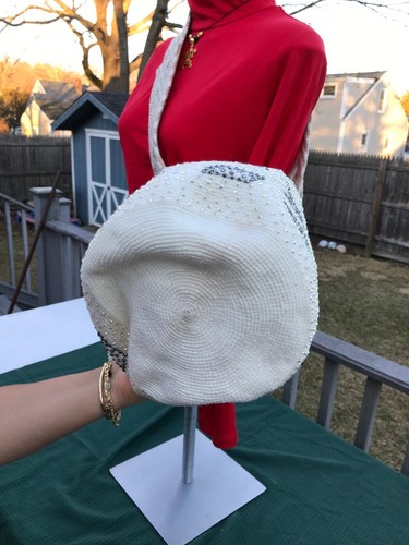 Wayuu White Winter Mochilla Bag Grey Poinsettia Embellished Pom Poms Holidays! - Picture 10 of 11