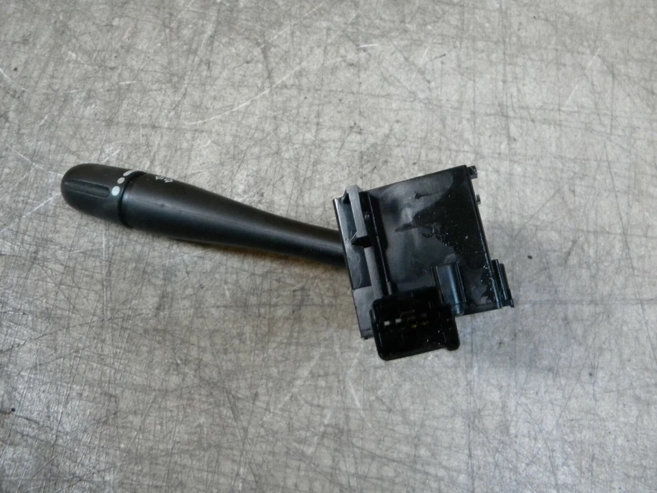 2005 克莱斯勒 Town & Country 挡风玻璃雨刮器开关雨刮器控制 04685711AA... — 第 3/4 张图片