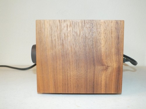 Tivoli Audio Henry Kloss und Tom DeVesto Model One AM/FM AUX Radio Nussbaum - Bild 8 von 10