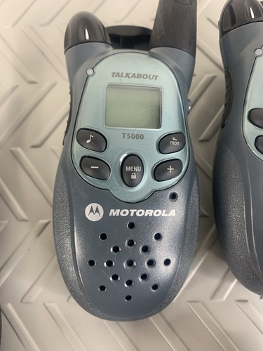 LOT OF 5 MOTOROLA TALKABOUT T5000 , T5710 , T6530 WALKIE TALKIES - Picture 5 of 5
