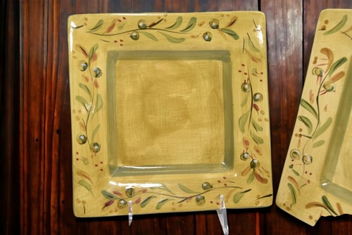 Pier 1 Imports OLIV Steingut handbemalt 8,25" 2er Set quadratische Teller - Bild 2 von 14