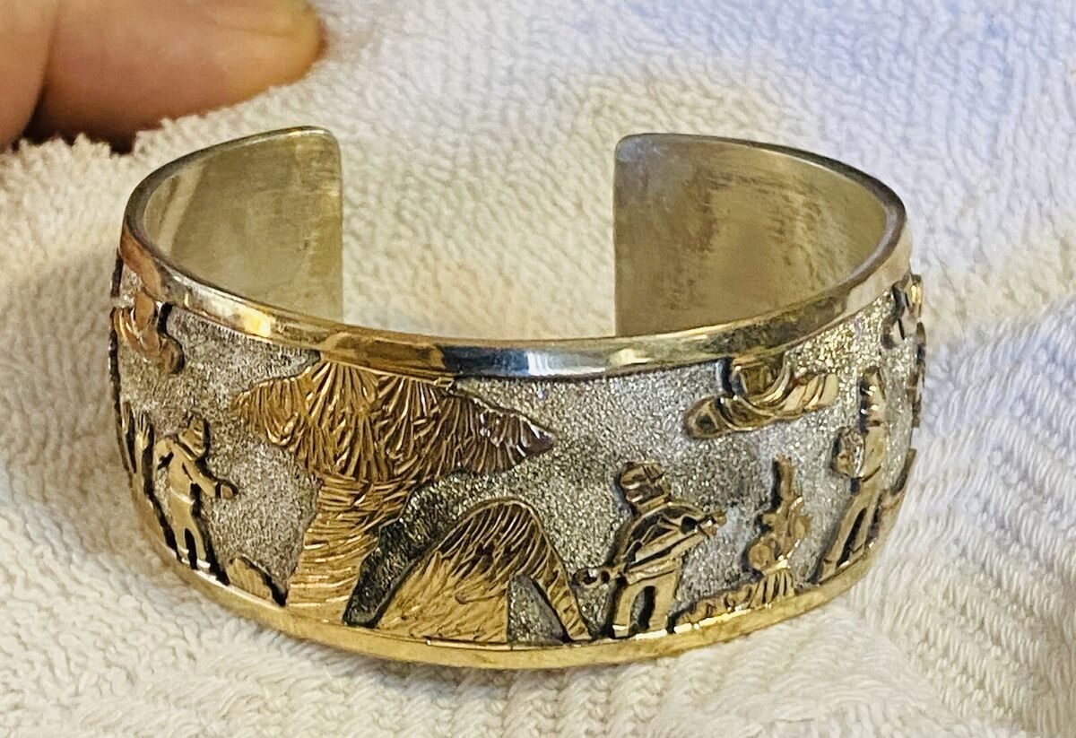 Important & Authentic Real Gold And Native American Jewelry Silver Becenti Brangle Bracelet Important & Authentic Real Gold And Native American Jewelry Silver Becenti Brangle Bracelet
