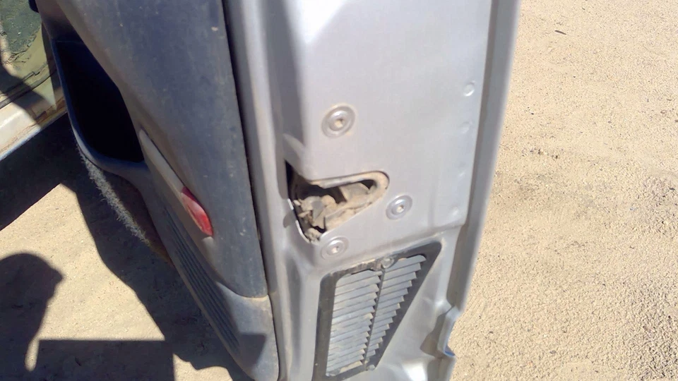 Sierra 1500 1992-1999 pasajero puerta delantera derecha pestillo con varillas/cables 16631626 Foto 2 de 4