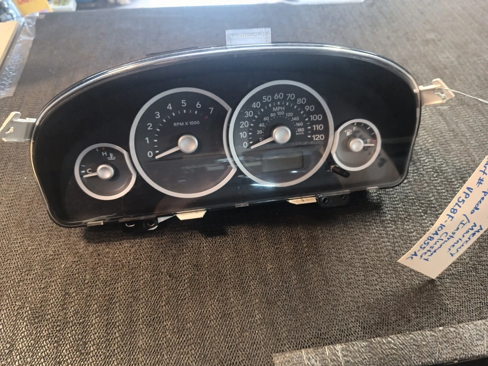 Cuadro de instrumentos/velocímetro Mercury Mariner 2006-2007 Foto 3 de 4