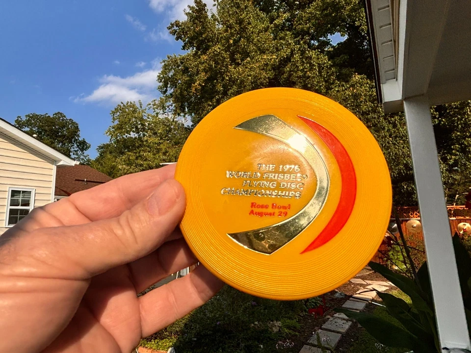 1976 Frisbee Wham-O Mini Disc Golf Rose Bowl (w/ Innova Discraft Magnet) #922 - Image 3 of 4