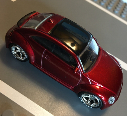 Hot Wheels 2012 New Models Volkswagen Beetle Red Super CUSTOM Wheel Swap - Picture 8 of 11