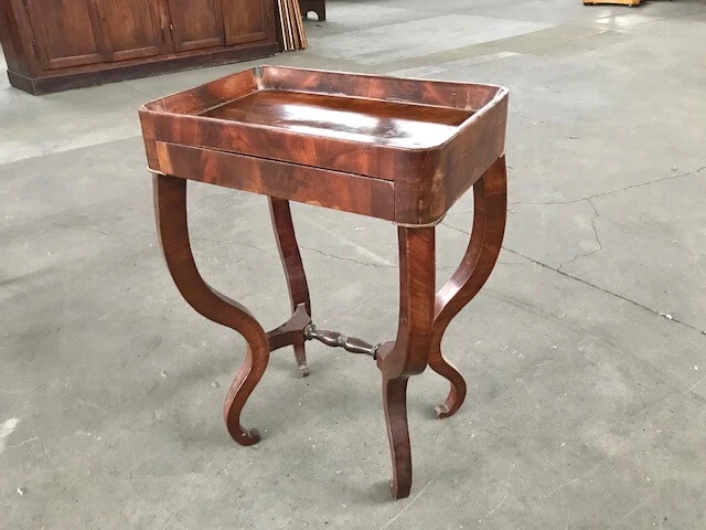 Elegante Tavolino Carlo X a vassoio in Mogano - Restaurato (in corso d'opera) - Immagine 3 di 4