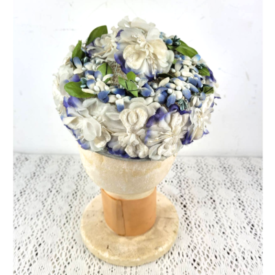 Vintage 1950s / 1960s Blue White Floral Flowers Church Fancy  display picture 1