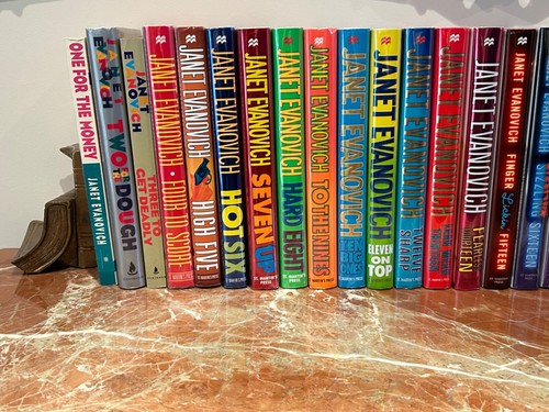 Janet Evanovich SIGNED First Editions RARE Complete Series 30 Volumes - Picture 2 of 14
