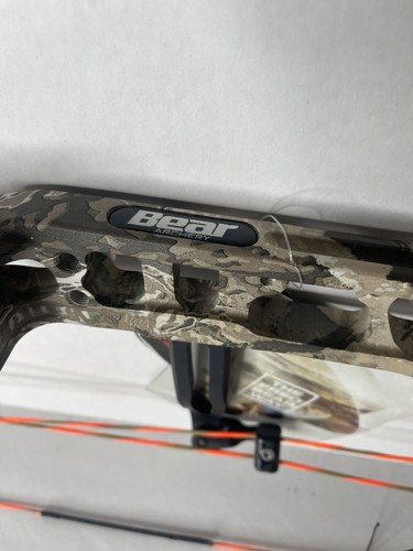 *NEW* Bear Escalate 60lb Right Hand Compound Bow VEIL CAMO 26"-30" $750 Retail - Picture 3 of 7
