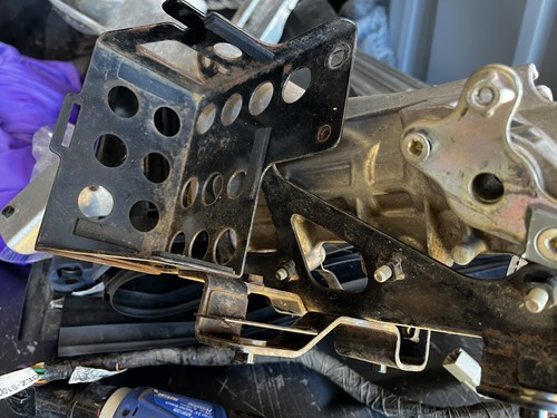 HONDA RUCKUS NPS50 OEM BATTERY BOX MOUNT BRACKET NP50 - Bild 2 von 2