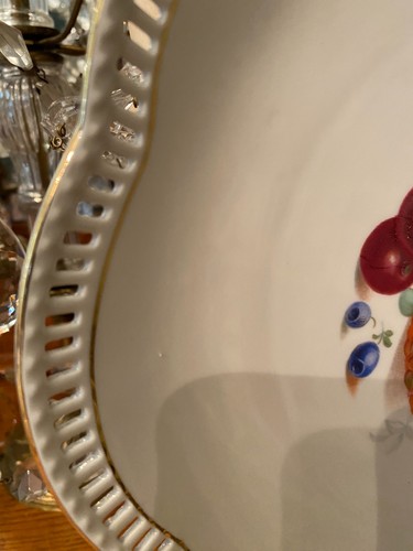 11" WIDE SCHUMANN ARZBERG, GERMANY SCALLOPED EDGE FRUIT PLATES - Picture 7 of 10