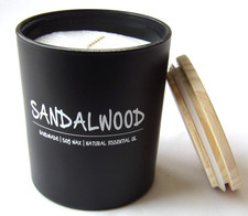 12oz Scented Soy And Beeswax Candle  Sandalwood  Burn Time 72 Hrs New In Box