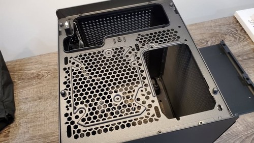 SilverStone SUGO 16 Black Mini-ITX Small Form Factor case SST-SG16B - Afbeelding 6 van 9