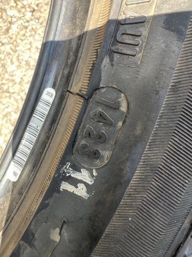 ONE NEW  235/45R20 Bridgestone Alenza AS Ultra 100W XL Black Wall Tire - Picture 6 of 6