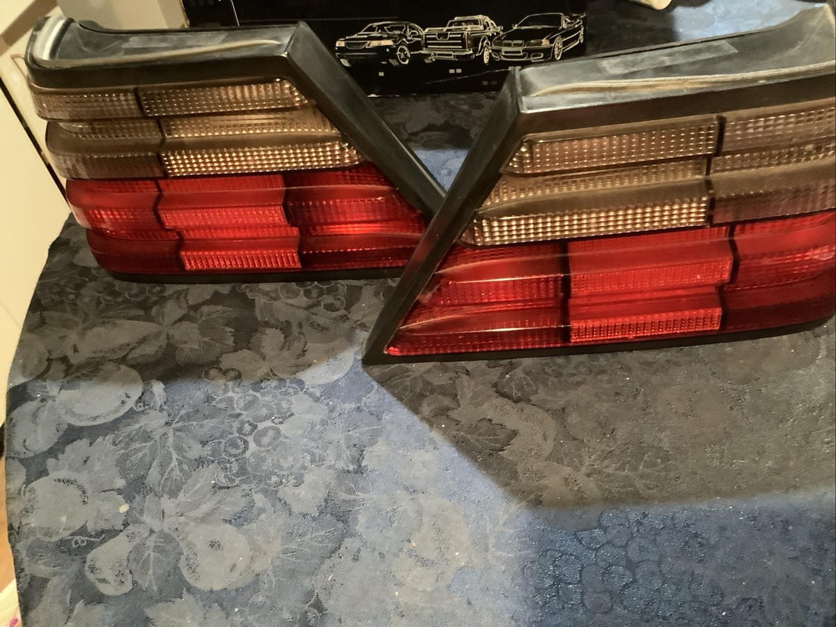 ベンツ　W124 テールランプ メルセデスベンツ Eクラス W124 テールランプレンズ テールライト 左右