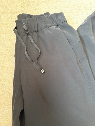 Women’s Lululemon Black Joggers Size4 - Picture 4 of 4