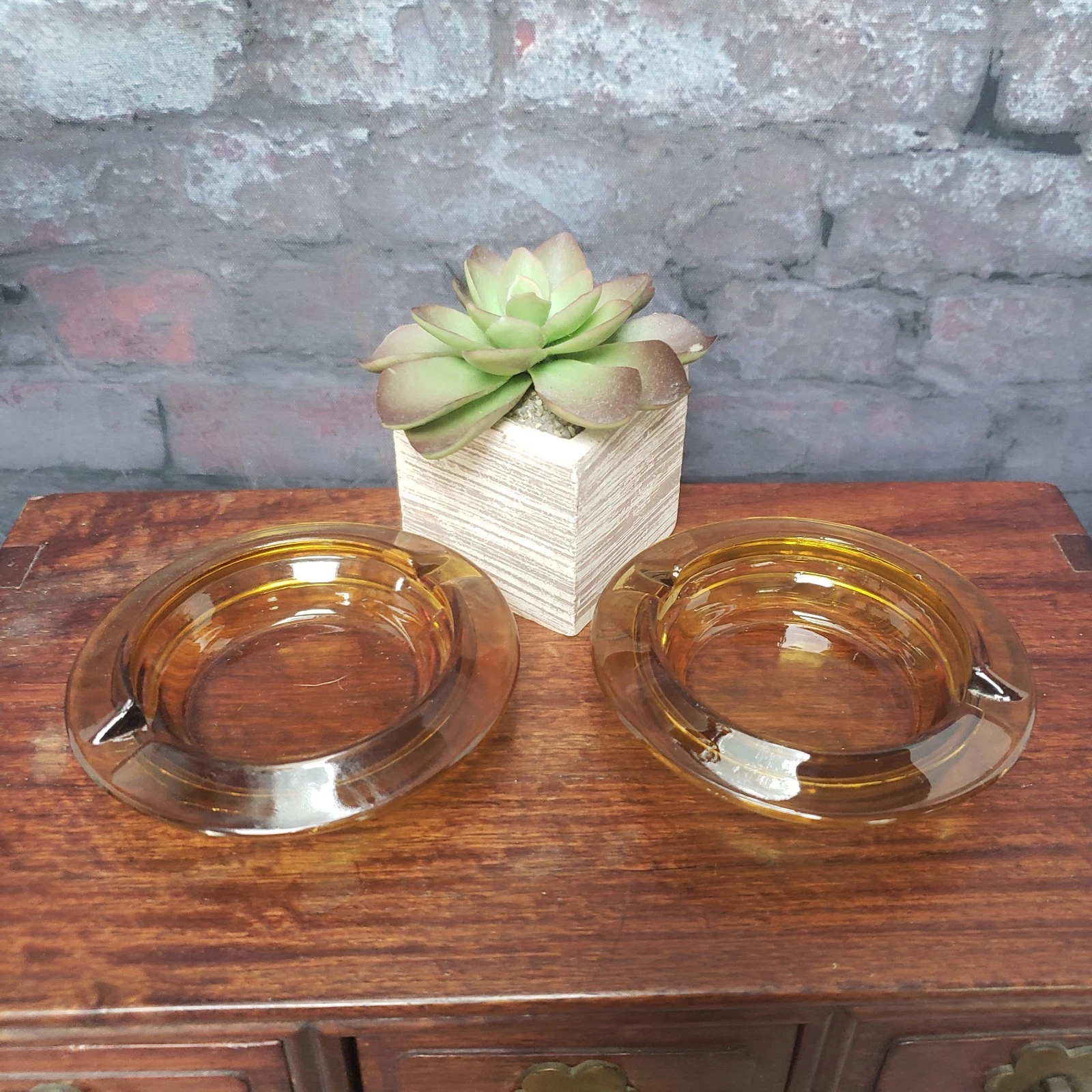 Set of 2 Vintage 70s Federal Glass Sun Gold 4 1 2" Grip Rest Ash Trays