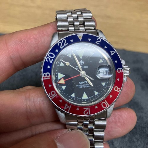 Zodiac GMT Professional 200m Pepsi Lünette Quarz Herrenuhr aus Japan - Bild 1 von 8