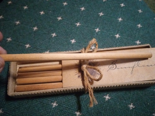 Vintage Sunflower Natural Wood Pencils Case Of 6 Perfect Unused USA Unique Rare - Picture 4 of 6