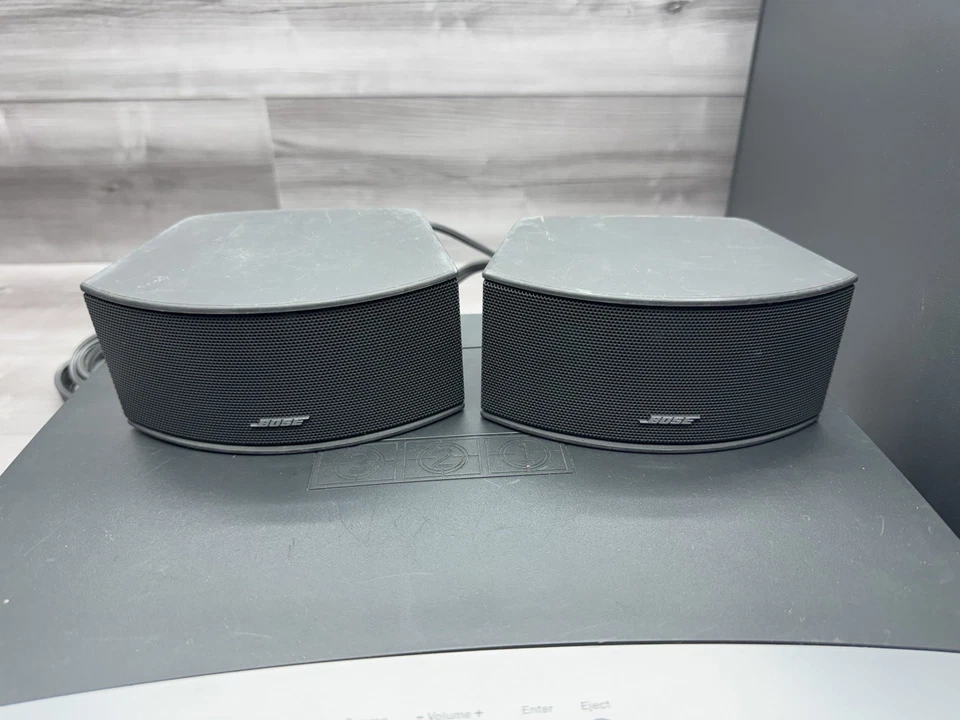 BOSE AV3-2-1 Series III DVD/CD Media Center + Remote - Complete - TESTED - Image 2 of 4