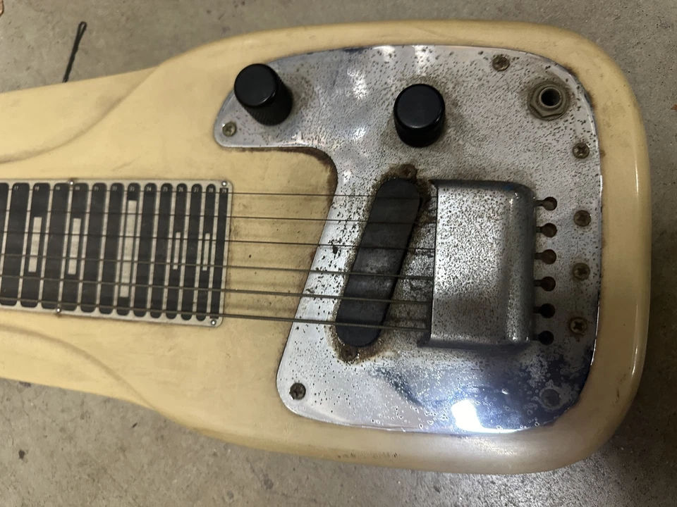 Guitarra Eléctrica Fender Champ Lap Steel Años 50 De Colección Foto 2 de 4