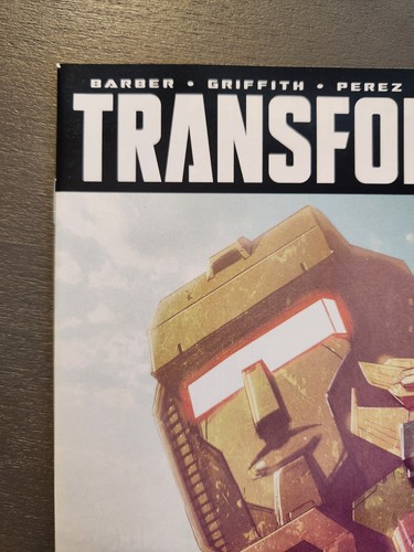 Transformers #51 1:10 Retailer Incentive RI IDW Ramondelli Variant - Picture 2 of 10