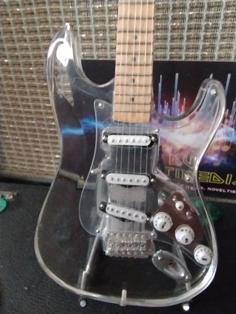 FENDER - Clear Acrylic Strat 1:4 Scale Replica Guitar ~Axe Heaven~ FENDER - Clear Acrylic Strat 1:4 Scale Replica Guitar ~Axe Heaven~