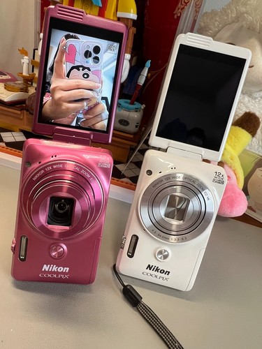 Nikon COOLPIX S6900 16.0MP 12x Optical Zoom Digital Camera Touch Screen English - Picture 1 of 18