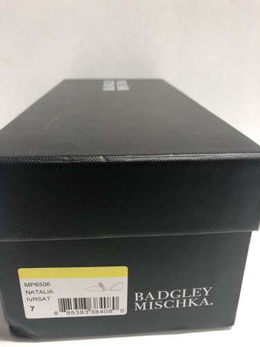 Badgley Mischka Women’s Natalia, Ivory Slip-On Flats, Size 7M - 第 6/6 張圖片