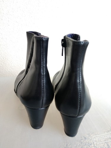 Vaneli Women Ankle Boots Black Leather Wedge Heel Side Zip Booties Shoes 7.5 S - Picture 3 of 8