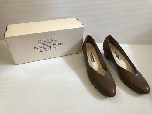 Naturalized Scoop Wedge Slip On Taupe Size 9N Womens New With Box - Picture 1 of 5