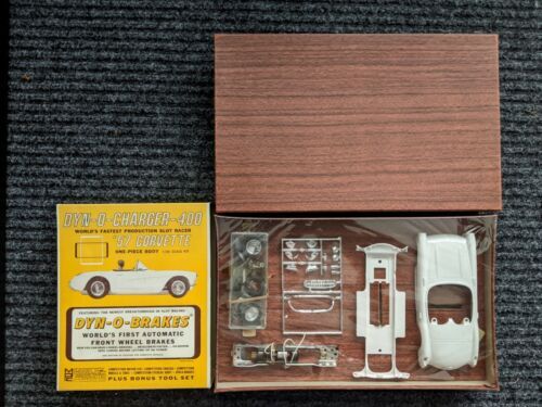 MPC 1/24 Ford J'Car クリアーボディ s-l1200.jpg